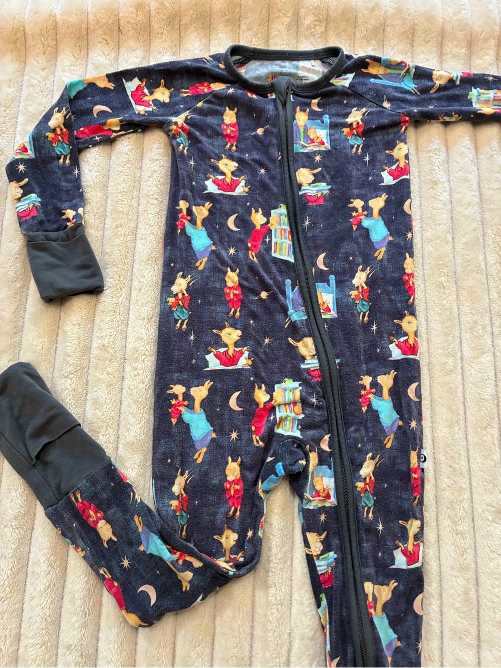 Wildwoven Tencel Zippy – Llama Llama Red Pajama 🦙🌙❤️